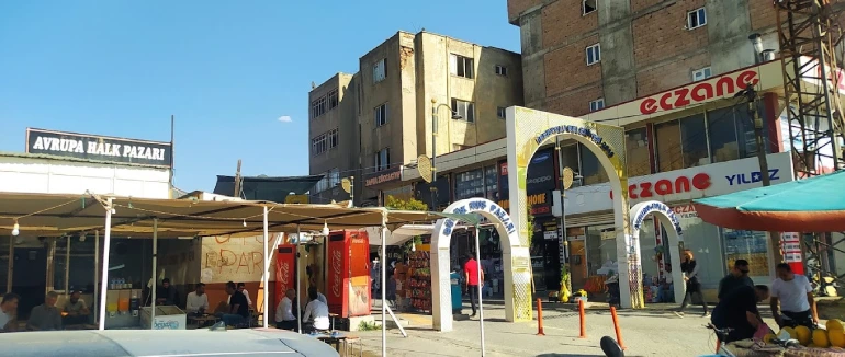 تصویر بازار محلی وان